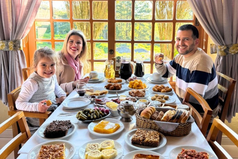 Mesa farta do Gramado Café Colonial Ingressos antecipados no site