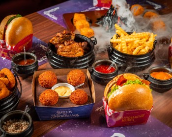 Serviço de Bordo Primeira Classe e Sequência de Comida Americana