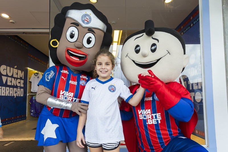 menina mascotes