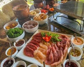 Sequência de Fondue em Ambiente Romântico | Montblanc Restaurante